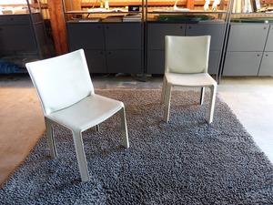 a. 美品｜Cassina｜CAB 412（キャブ）アームレスチェア｜2脚セット｜革｜マリオ・ベリーニ｜カッシーナ　ダイニングチェア　椅子</a></h3>
                        
                        