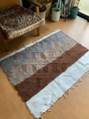 トルコ遊牧民の知恵から生まれた山羊の毛の手織りの毛布シイルトのバッタ二エ！ふわふわで四季を通じて便利！ラグにもソファカバーにも！</a></h3>
                        