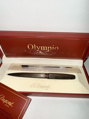 S.T. Dupont デュポン ボールペン 箱付き Olympio 文房具 高級 シルバー ギャランティ付き 筆記用具</a></h3>
                        
                        