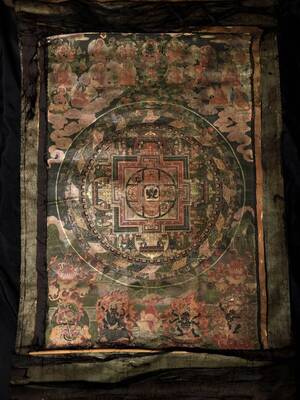 旧家整理品【真作】チベット 仏画1 中国 曼荼羅 肉筆 絹本 掛軸 仏教美術仏画仏像中国古玩密教古写経唐画細密画タンカ 掛軸 唐物掛け軸</a></h3>
                        
                        
