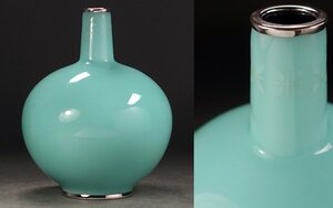 ∇花∇【安藤七宝店】謹製 青地寿文七宝花瓶 高さ16cm 美しい水縹色 共箱付</a></h3>
                        
                        
