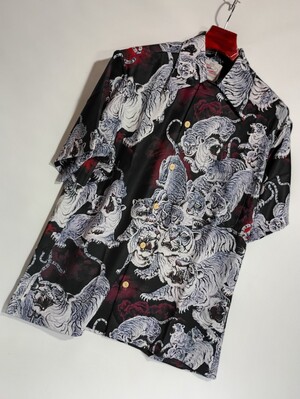 DUKE KAHANAMOKU デュークカハナモク　黒　百虎　タイガー　半袖　ハワイアンシャツ　アロハシャツ　L 16-16 1/2</a></h3>
                        
                        